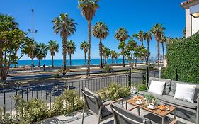 Malagueta Beach Front Luxury Apartment By Rent Me