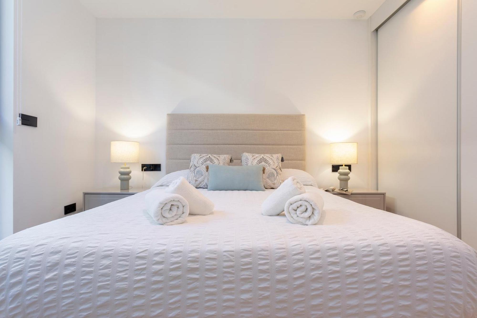 Malagueta Beach Front Luxury Apartment By Rent Me Malaga Zewnętrze zdjęcie