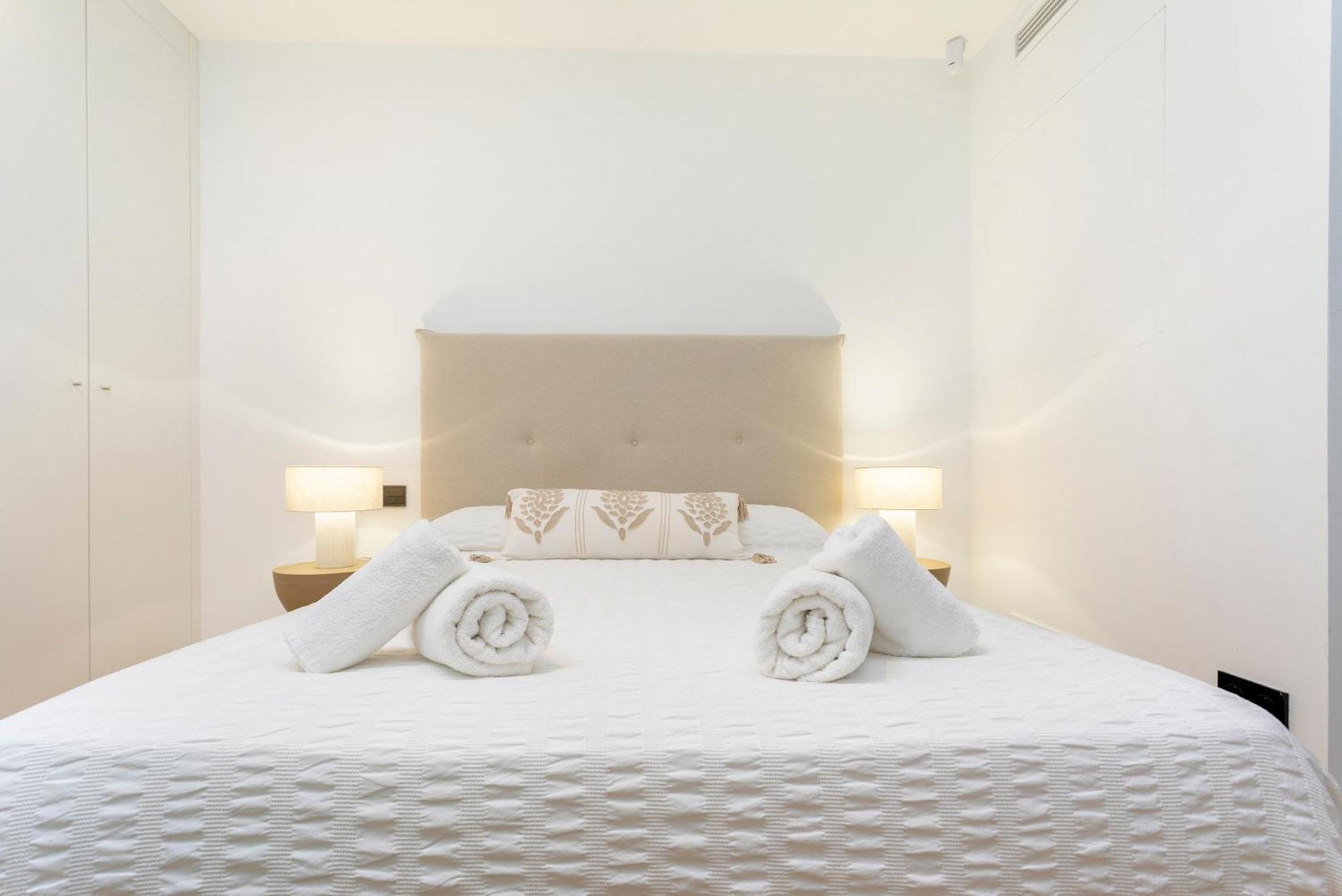 Malagueta Beach Front Luxury Apartment By Rent Me Malaga Zewnętrze zdjęcie